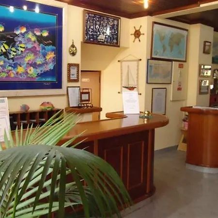 ホテル Boutique Marina S. Roque ラゴス