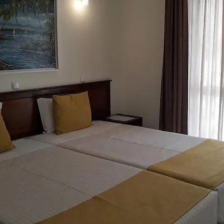 Boutique Marina S. Roque לאגוּ‏ש