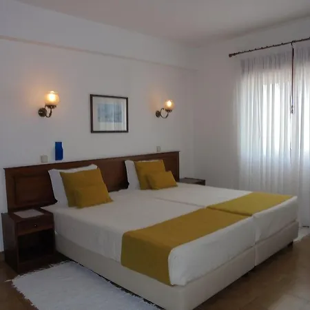 Boutique Marina S. Roque מלון לאגוּ‏ש