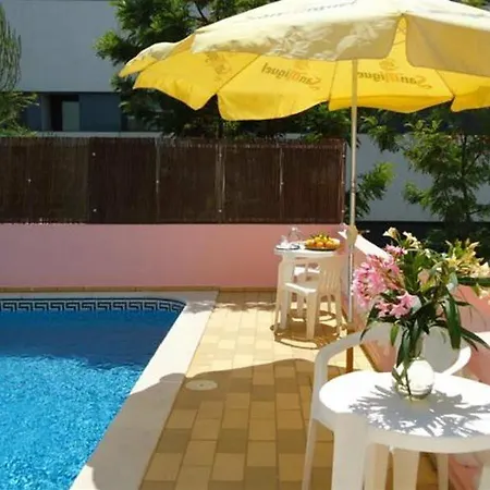 Boutique Marina S. Roque לאגוּ‏ש